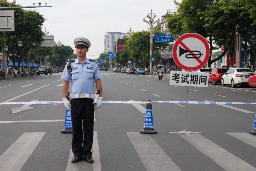 中考开考!崇州4410名考生参加-第17张图片-四季读书网