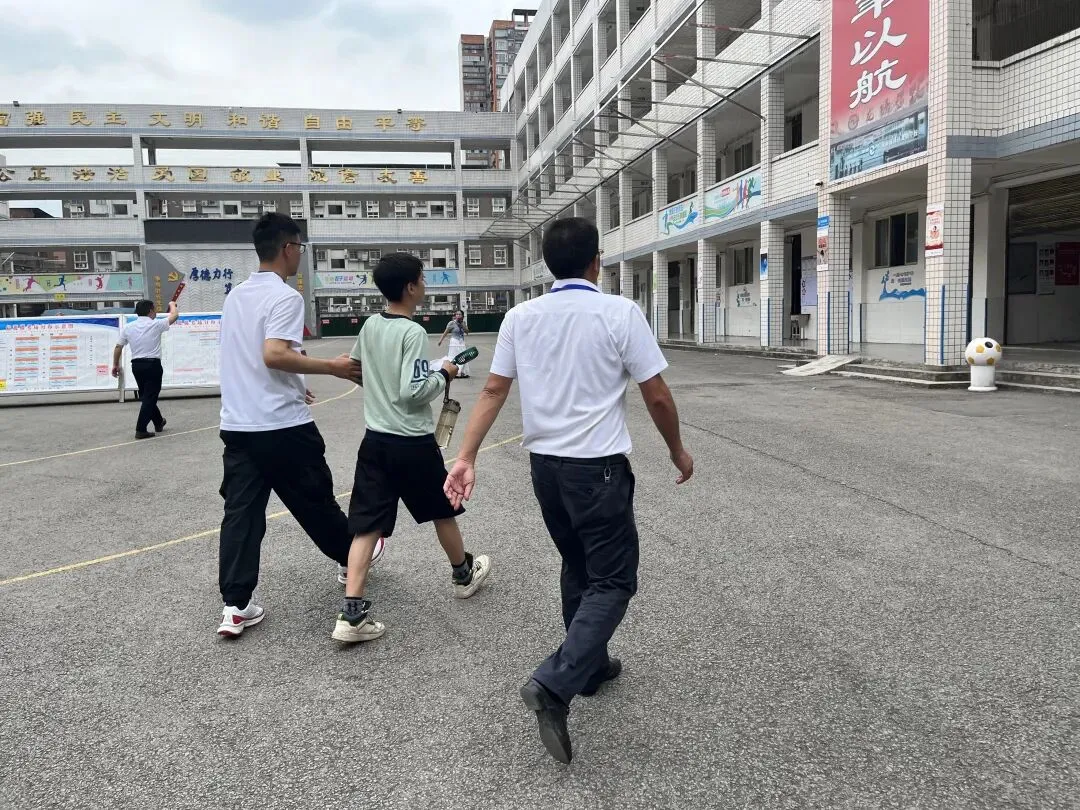 中考落幕丨前锋区温情办考,让特殊考生“不特殊”-第19张图片-四季读书网