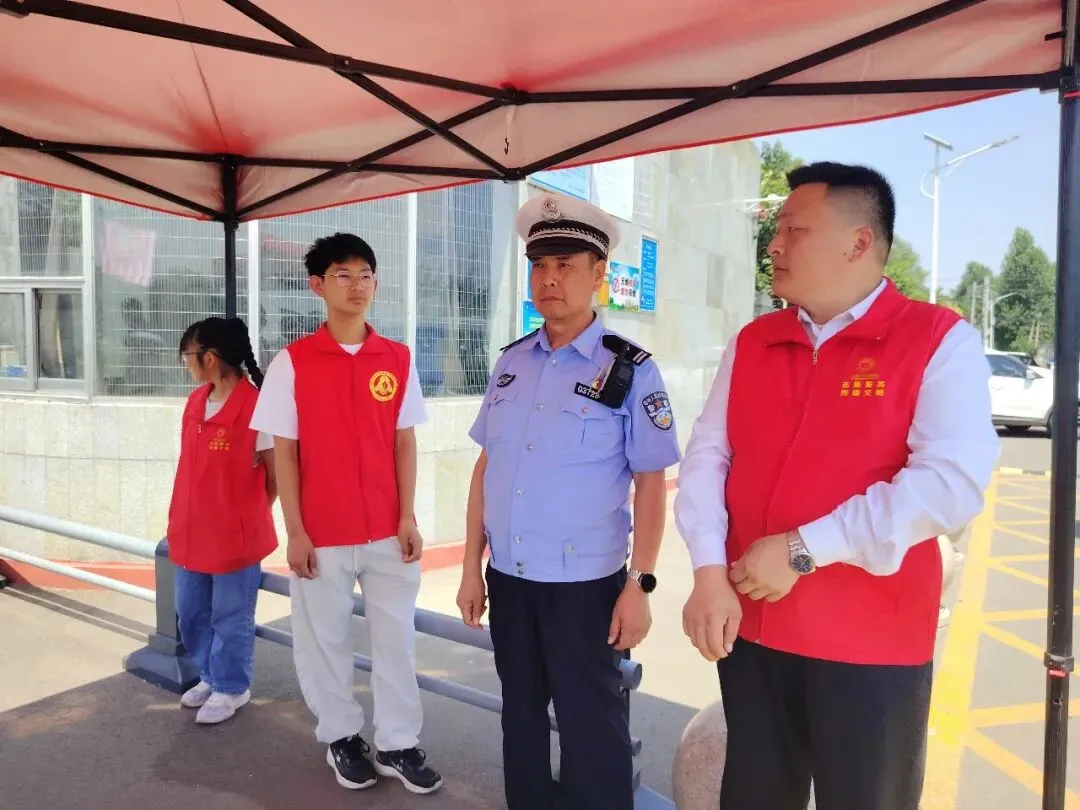 志愿护航中考——滕州市学雷锋志愿者联合会单位会员级索镇社区社会组织联合会助力市第十一中学学子赶考-第11张图片-四季读书网 志愿护航中考——滕州市学雷锋志愿者联合会单位会员级索镇社区社会组织联合会助力市第十一中学学子赶考-第11张图片-四季读书网