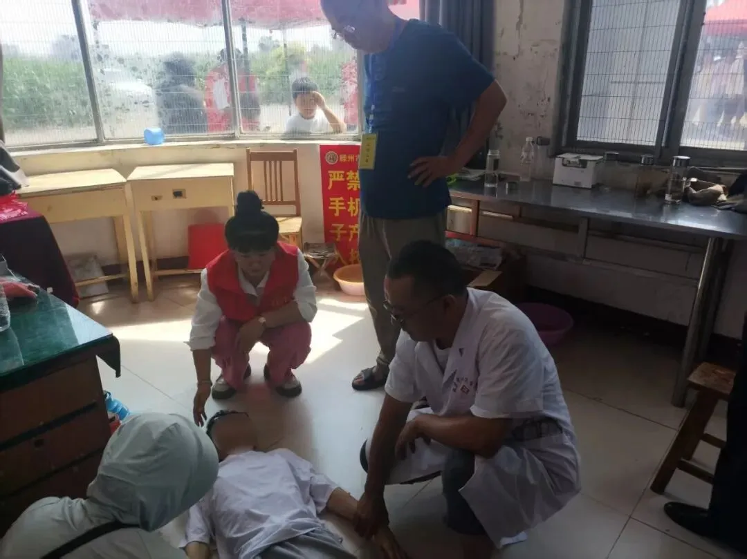 志愿护航中考——滕州市学雷锋志愿者联合会单位会员级索镇社区社会组织联合会助力市第十一中学学子赶考-第12张图片-四季读书网 志愿护航中考——滕州市学雷锋志愿者联合会单位会员级索镇社区社会组织联合会助力市第十一中学学子赶考-第12张图片-四季读书网