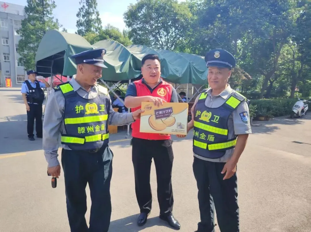 志愿护航中考——滕州市学雷锋志愿者联合会单位会员级索镇社区社会组织联合会助力市第十一中学学子赶考-第17张图片-四季读书网 志愿护航中考——滕州市学雷锋志愿者联合会单位会员级索镇社区社会组织联合会助力市第十一中学学子赶考-第17张图片-四季读书网