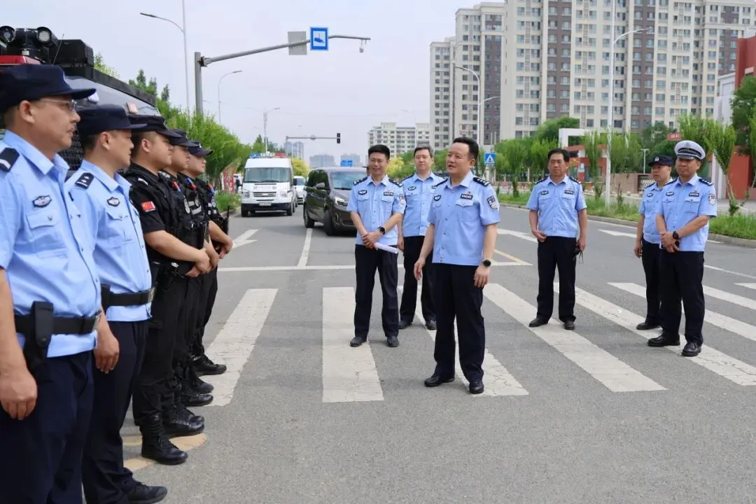 房立凯同志实地督导中考安保工作看望慰问执勤民警辅警-第3张图片-四季读书网