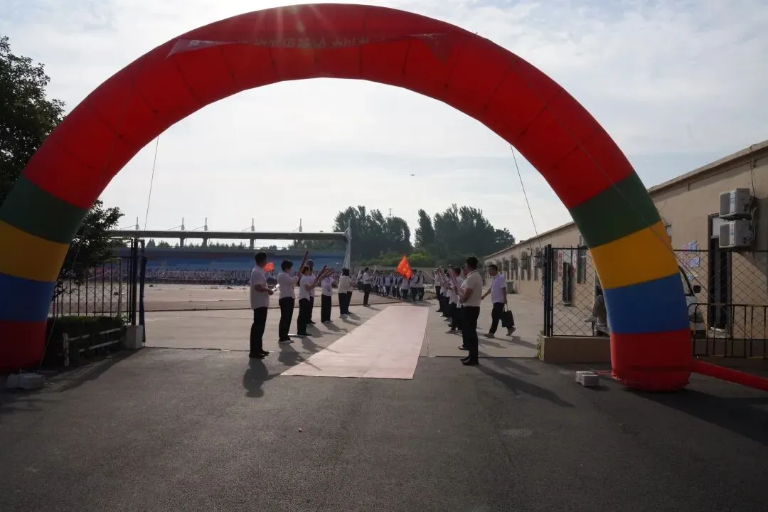 逐梦韶华,决胜中考——韶华中学隆重举行九年级中考出征壮行仪式-第6张图片-四季读书网 逐梦韶华,决胜中考——韶华中学隆重举行九年级中考出征壮行仪式-第6张图片-四季读书网