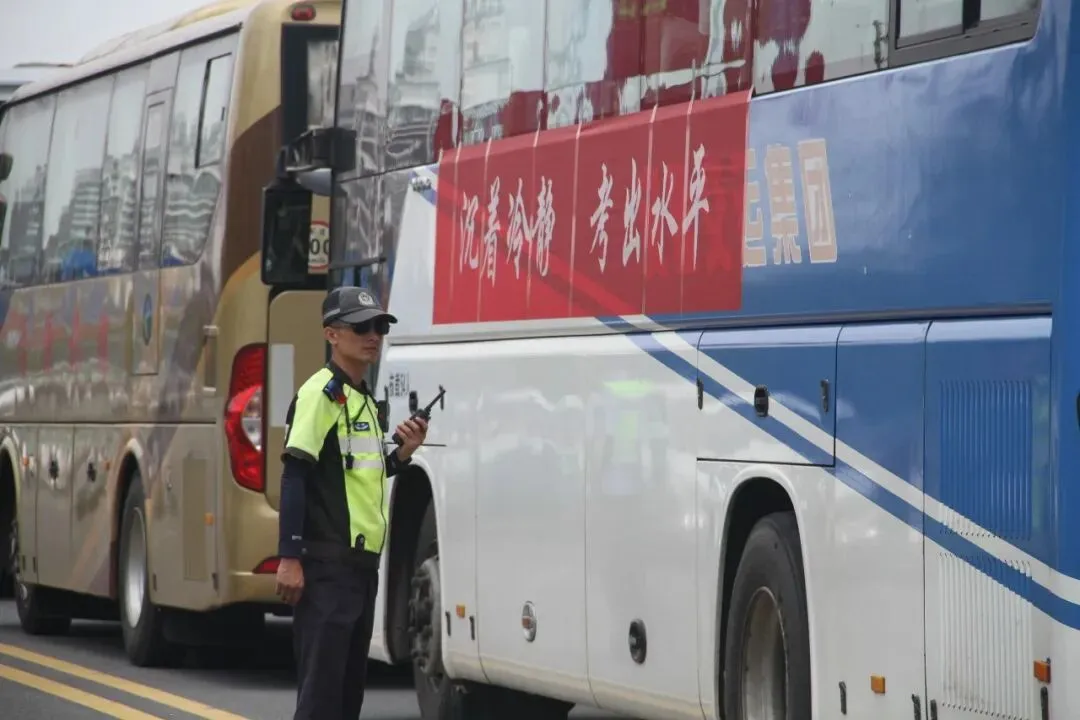 中考开考,望江公安已就位!-第18张图片-四季读书网