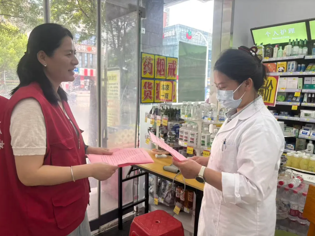志同道合 助梦启航——全市广大志愿者为中考学子温情护航-第4张图片-四季读书网 志同道合 助梦启航——全市广大志愿者为中考学子温情护航-第4张图片-四季读书网