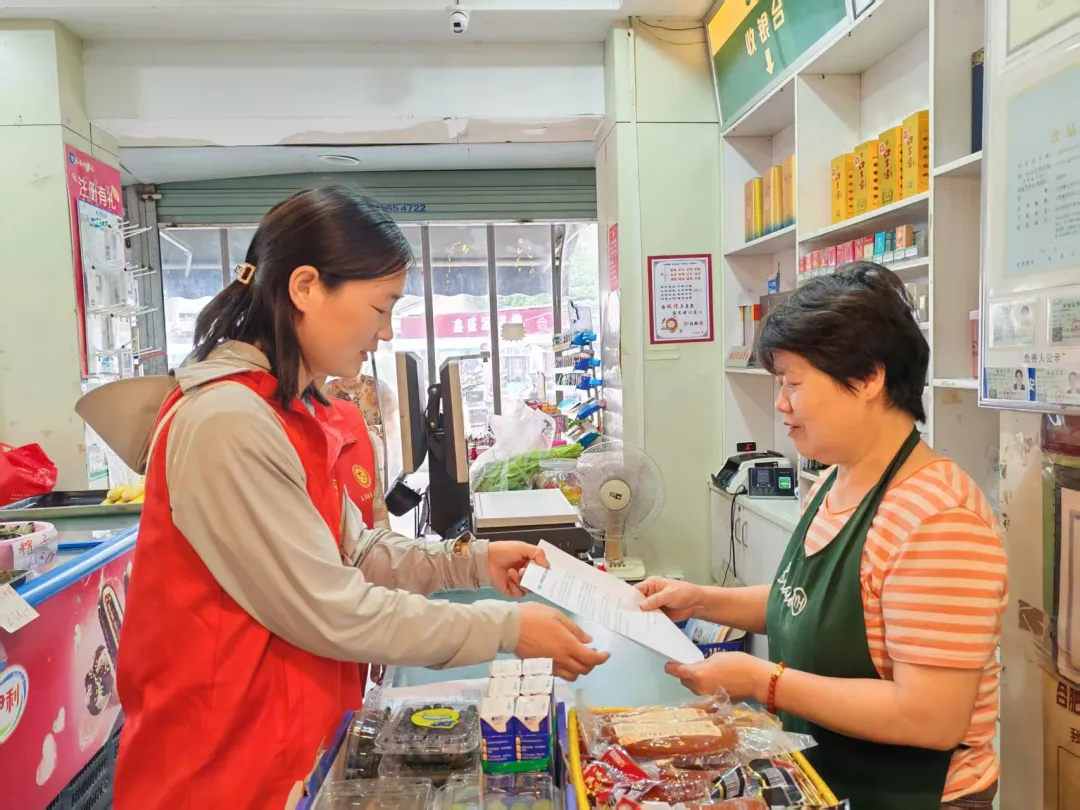 志同道合 助梦启航——全市广大志愿者为中考学子温情护航-第5张图片-四季读书网 志同道合 助梦启航——全市广大志愿者为中考学子温情护航-第5张图片-四季读书网