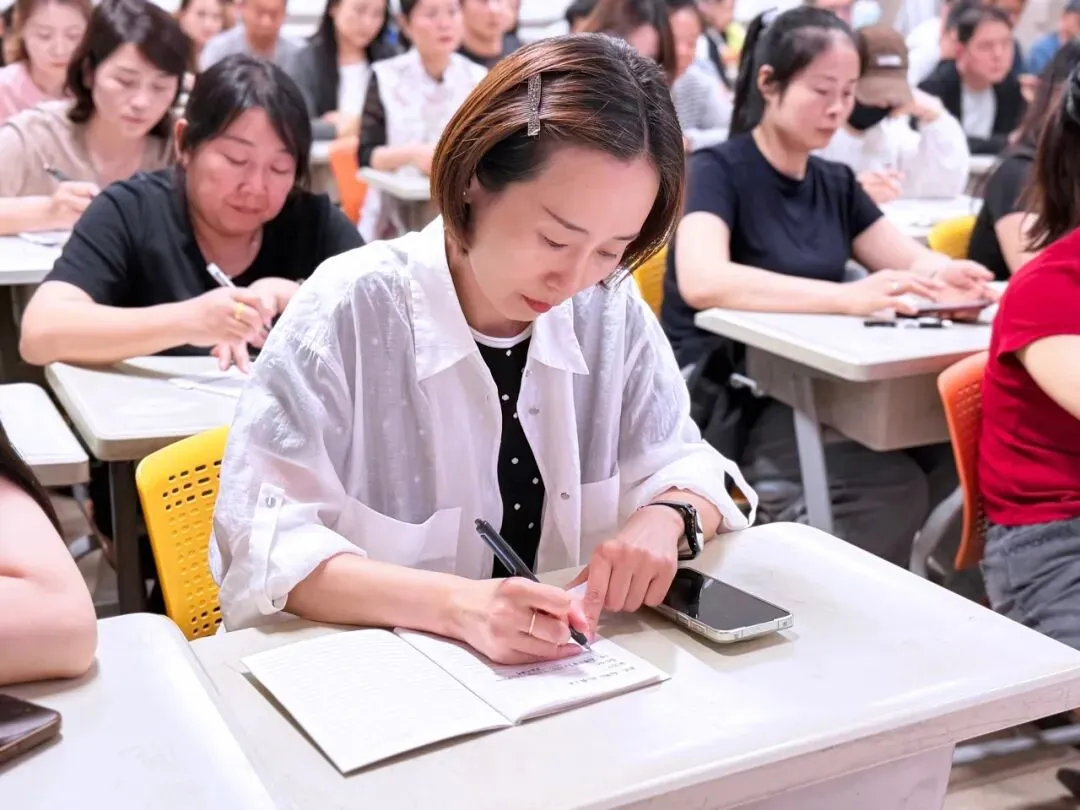 聚力护航 决胜中考——韩城市桢州初级中学九年级家长会圆满召开-第22张图片-四季读书网 聚力护航 决胜中考——韩城市桢州初级中学九年级家长会圆满召开-第22张图片-四季读书网
