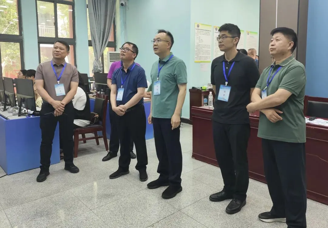 中考第二日丨愿怀远学子,轻装再战、从容赴考-第4张图片-四季读书网