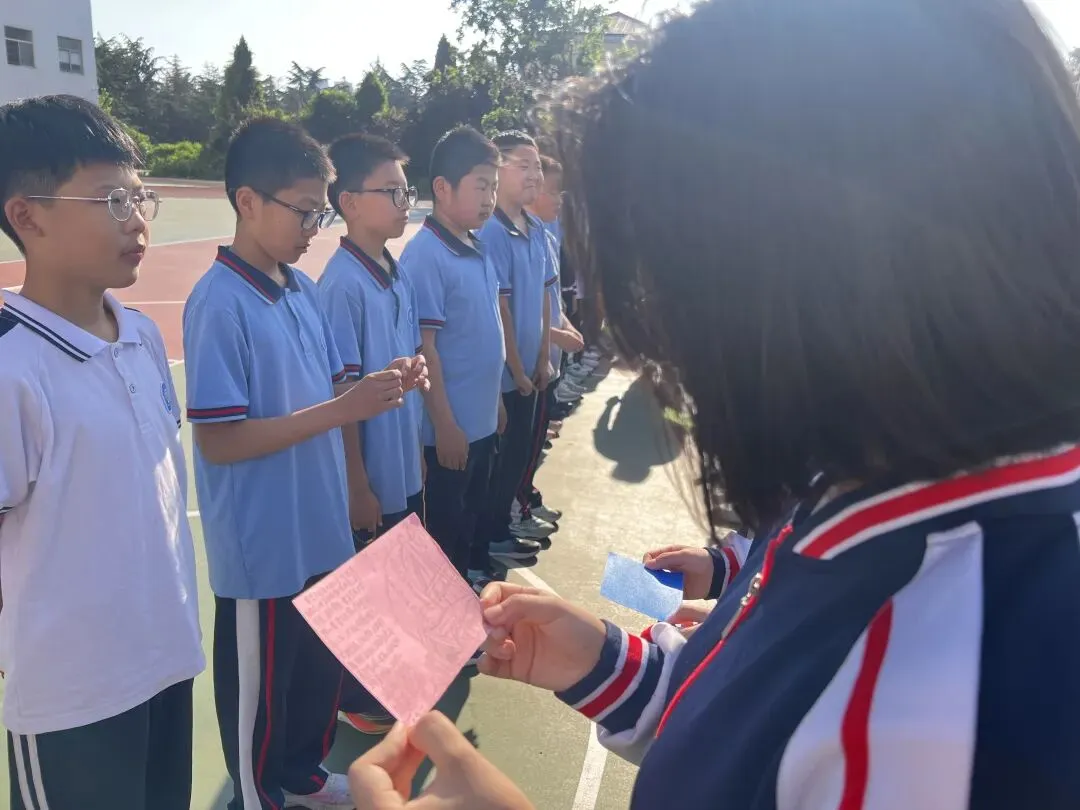 【烟台双语•全环境立德树人】金榜题名 中考必胜——薪火传情 逐梦韶华 | 烟台市双语实验学校暖心送福,为初四学子逐梦护航!-第24张图片-四季读书网 【烟台双语•全环境立德树人】金榜题名 中考必胜——薪火传情 逐梦韶华 | 烟台市双语实验学校暖心送福,为初四学子逐梦护航!-第24张图片-四季读书网