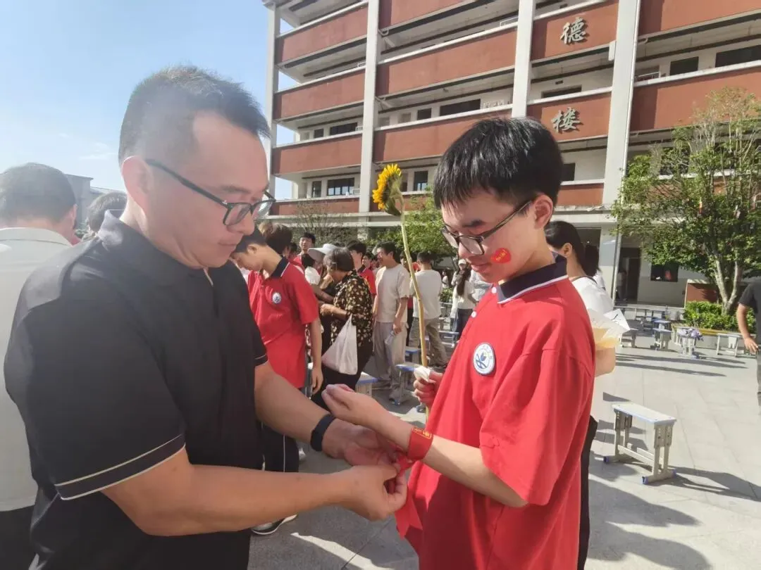 临泉中考前一天,这所学校刷屏了!-第34张图片-四季读书网