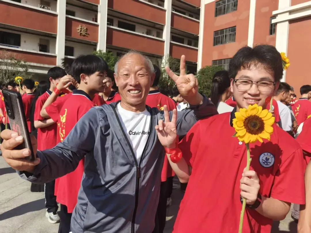 临泉中考前一天,这所学校刷屏了!-第36张图片-四季读书网