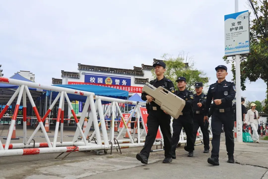 “警”随中考,平安护航-第6张图片-四季读书网 “警”随中考,平安护航-第6张图片-四季读书网