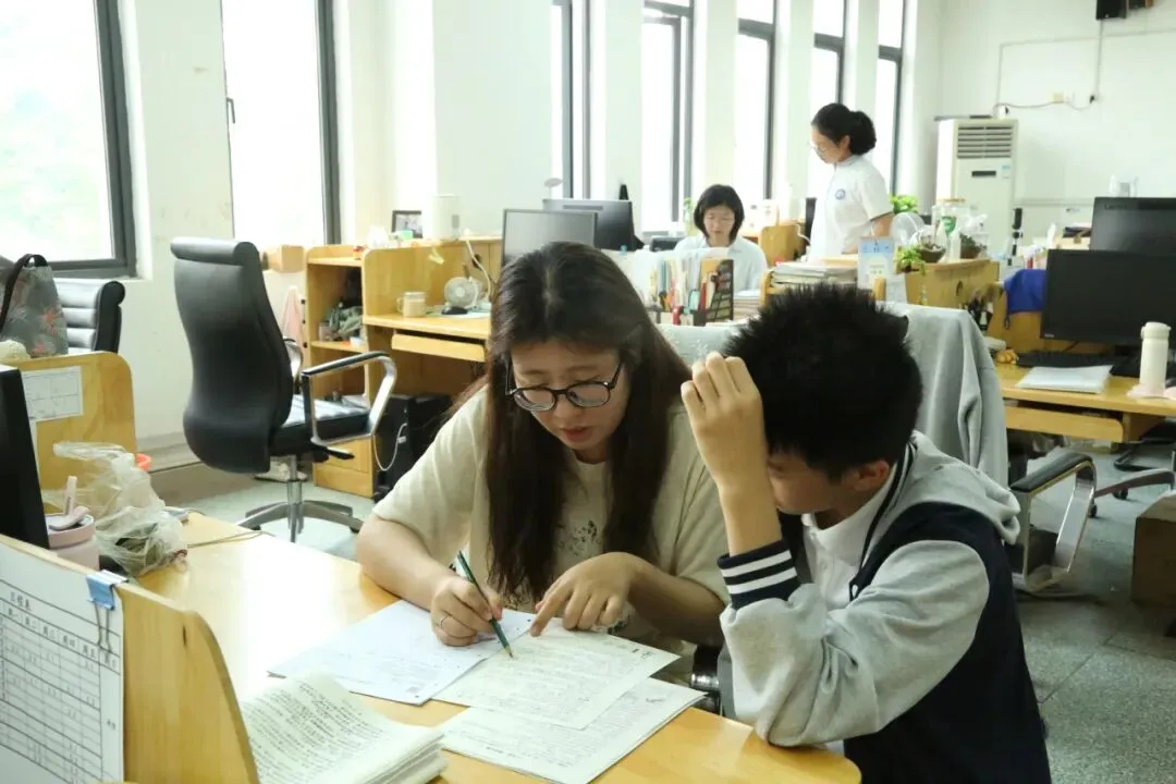 中考加油丨六月砺锋芒,提笔赴荣光-第37张图片-四季读书网 中考加油丨六月砺锋芒,提笔赴荣光-第37张图片-四季读书网