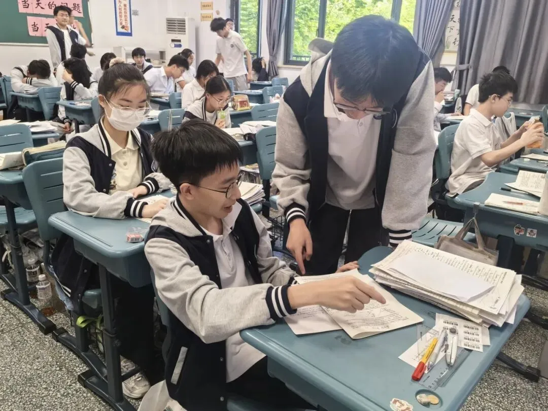 中考加油丨六月砺锋芒,提笔赴荣光-第41张图片-四季读书网 中考加油丨六月砺锋芒,提笔赴荣光-第41张图片-四季读书网