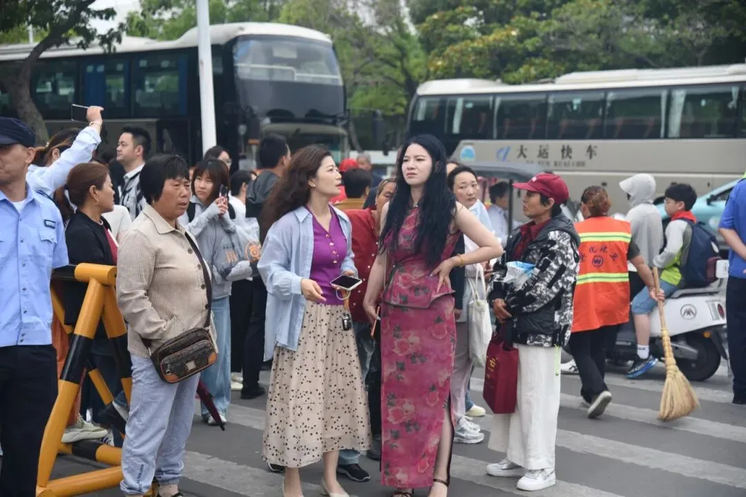 现场直击!兴化中考,开考!-第19张图片-四季读书网