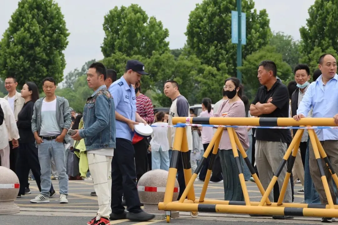 现场直击!兴化中考,开考!-第24张图片-四季读书网
