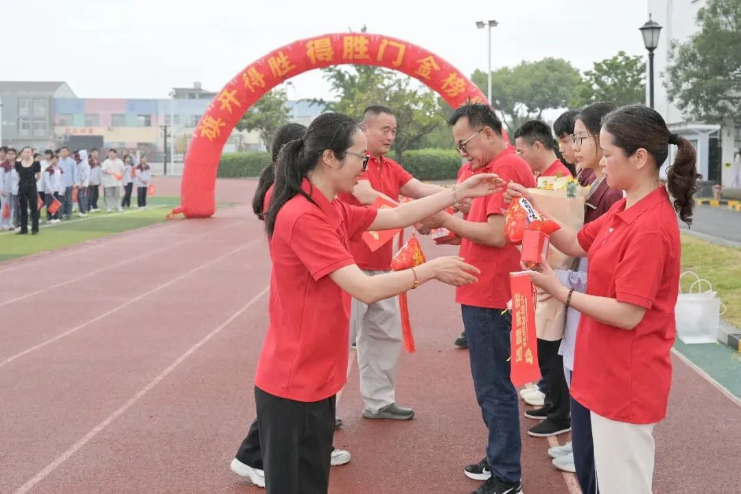 【校园动态】逐梦中考踏歌行 不负韶华勇争先 —— 河塘中学隆重举行 2026 届初三壮行仪式-第13张图片-四季读书网
