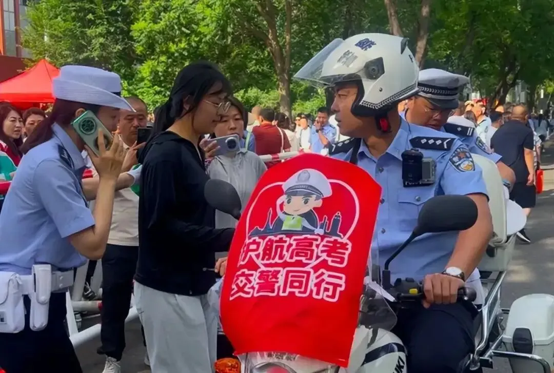 高考保密有多严?试卷印刷在监狱,运送全程被卫星盯着!-第3张图片-四季读书网