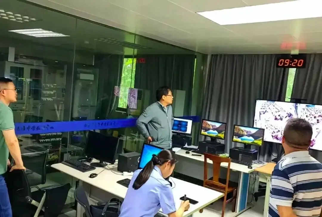 高考保密有多严?试卷印刷在监狱,运送全程被卫星盯着!-第11张图片-四季读书网