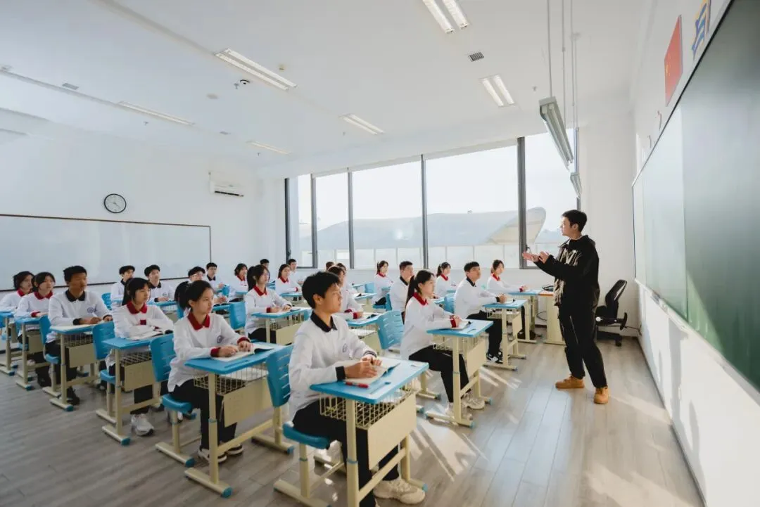 中考后别空坐等待分数公布!曲江这所高中的师资及硬件,可能要刷新你的认知-第13张图片-四季读书网 中考后别空坐等待分数公布!曲江这所高中的师资及硬件,可能要刷新你的认知-第13张图片-四季读书网