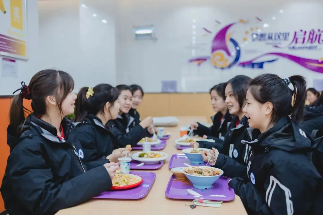 中考后别空坐等待分数公布!曲江这所高中的师资及硬件,可能要刷新你的认知-第18张图片-四季读书网 中考后别空坐等待分数公布!曲江这所高中的师资及硬件,可能要刷新你的认知-第18张图片-四季读书网