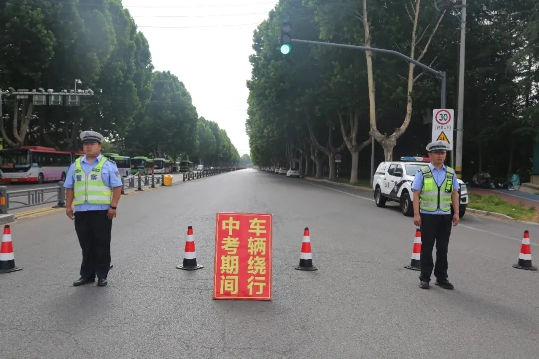 【护航中考 交警同行】中考收官 临沭交警圆满交卷!-第17张图片-四季读书网 【护航中考 交警同行】中考收官 临沭交警圆满交卷!-第17张图片-四季读书网