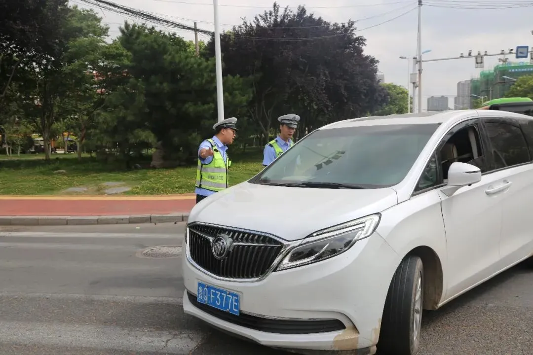 【护航中考 交警同行】中考收官 临沭交警圆满交卷!-第21张图片-四季读书网 【护航中考 交警同行】中考收官 临沭交警圆满交卷!-第21张图片-四季读书网