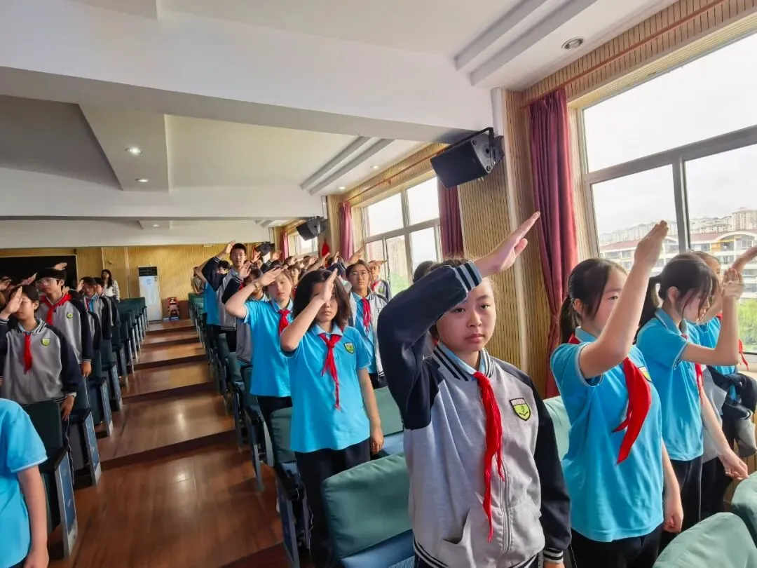 【国旗下讲话】“逐梦前行迎中考 厚积薄发创佳绩”——上海市东林中学第十六周升旗仪式-第7张图片-四季读书网