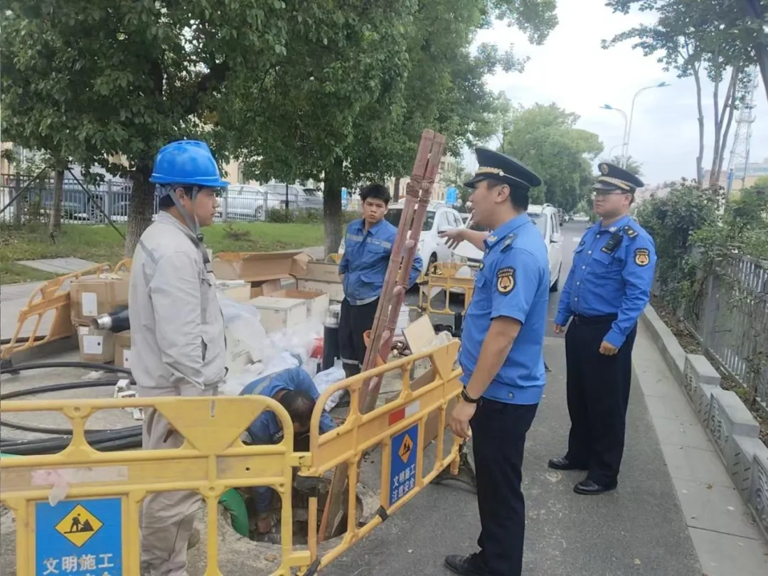 还有一场,再等一等!滨湖城管接力守护中考-第12张图片-四季读书网 还有一场,再等一等!滨湖城管接力守护中考-第12张图片-四季读书网