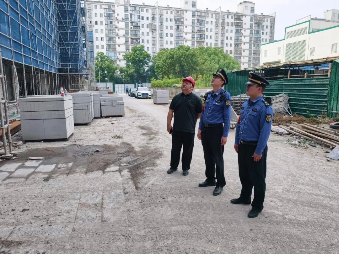 还有一场,再等一等!滨湖城管接力守护中考-第13张图片-四季读书网 还有一场,再等一等!滨湖城管接力守护中考-第13张图片-四季读书网