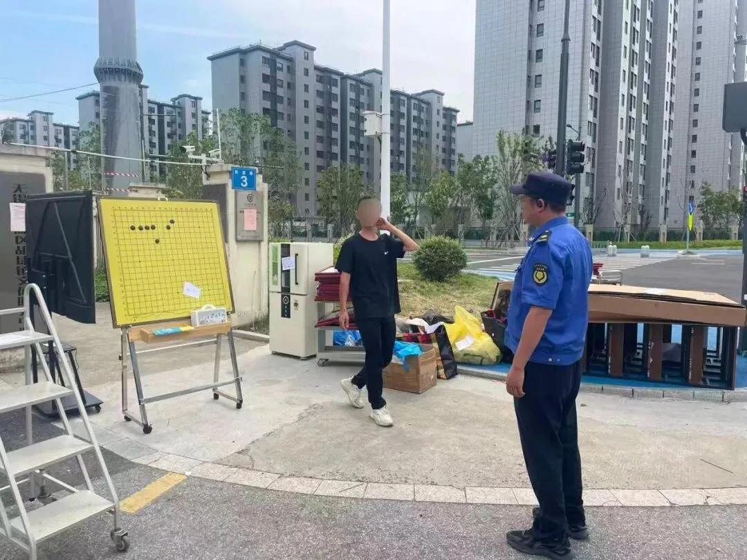 还有一场,再等一等!滨湖城管接力守护中考-第32张图片-四季读书网 还有一场,再等一等!滨湖城管接力守护中考-第32张图片-四季读书网