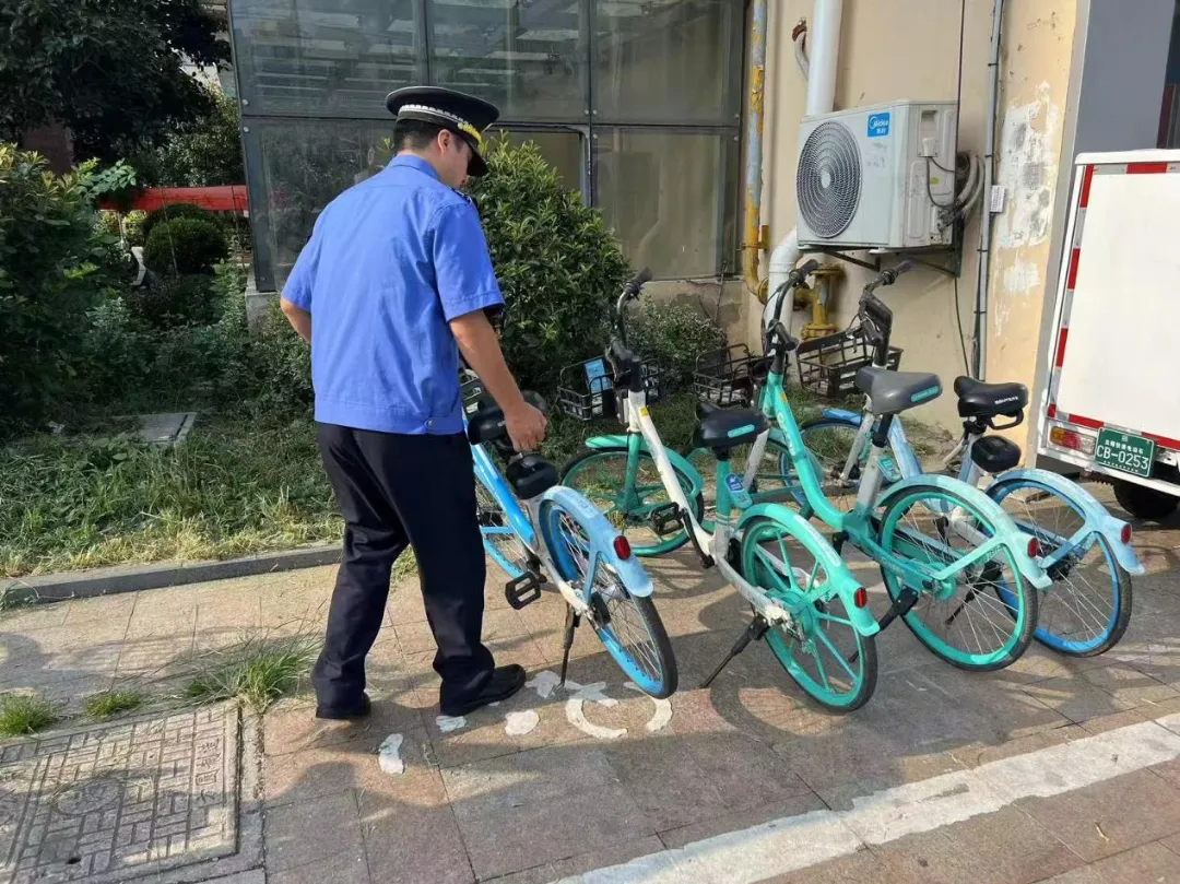 还有一场,再等一等!滨湖城管接力守护中考-第35张图片-四季读书网 还有一场,再等一等!滨湖城管接力守护中考-第35张图片-四季读书网