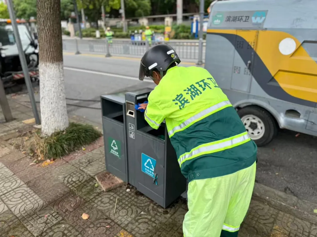 还有一场,再等一等!滨湖城管接力守护中考-第42张图片-四季读书网 还有一场,再等一等!滨湖城管接力守护中考-第42张图片-四季读书网