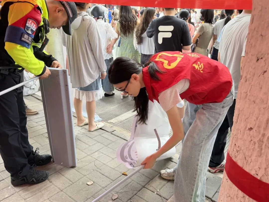 【北幼•团支部】助力中考 为爱护航 ——合肥幼教集团北岗花园幼儿园团支部开展爱心助考志愿服务活动-第9张图片-四季读书网 【北幼•团支部】助力中考 为爱护航 ——合肥幼教集团北岗花园幼儿园团支部开展爱心助考志愿服务活动-第9张图片-四季读书网