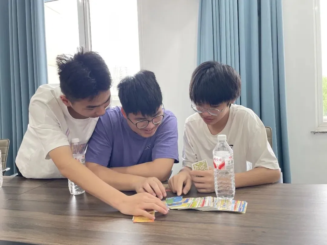 减压赋能,筑梦远航——望河社区开展中考考前心理辅导暨志愿填报防诈宣传活动-第5张图片-四季读书网 减压赋能,筑梦远航——望河社区开展中考考前心理辅导暨志愿填报防诈宣传活动-第5张图片-四季读书网