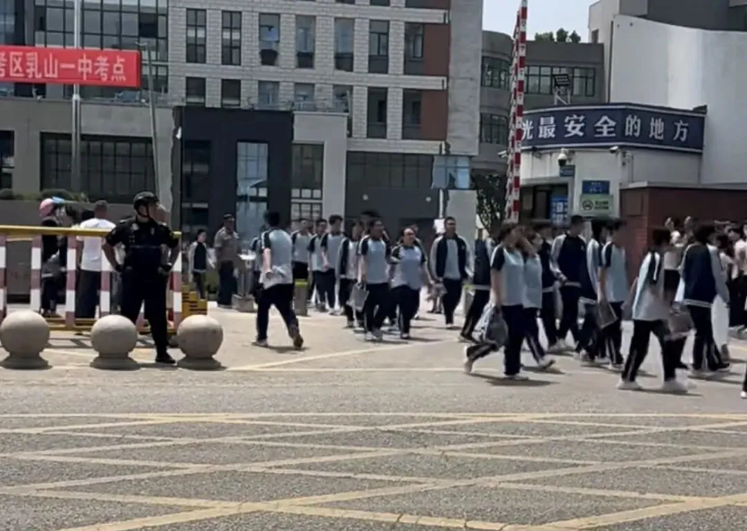 志愿服务|乳山市“青春逐梦 暖心助考”中考志愿服务圆满落幕!-第16张图片-四季读书网