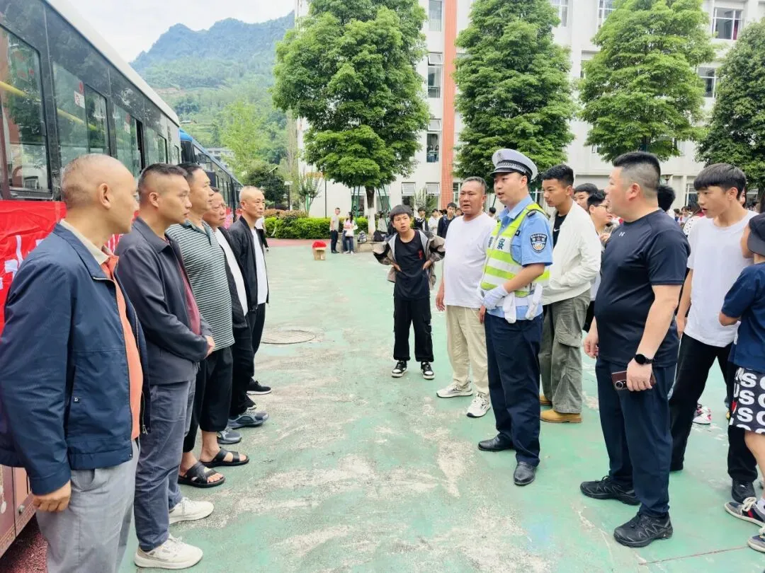 中考路上,我们一直都在-第11张图片-四季读书网 中考路上,我们一直都在-第11张图片-四季读书网