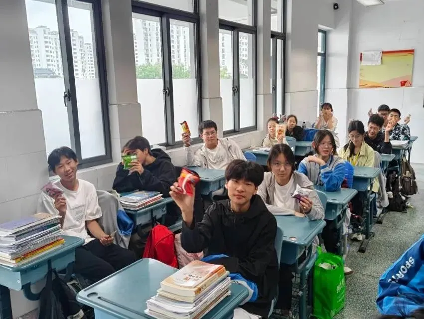 中考特辑 l 梅里少年,请上马!这份专属宠爱已备好,只等你乘风破浪.-第43张图片-四季读书网