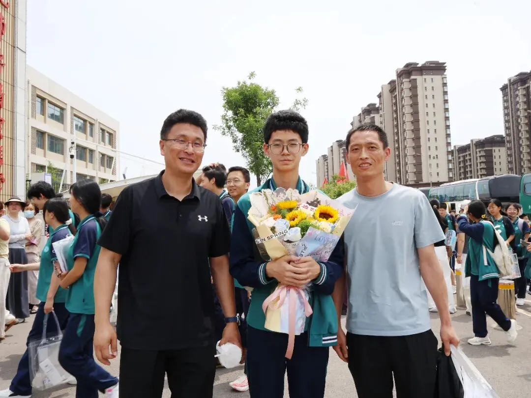 中考收官!合笔如愿,下一站见!-第32张图片-四季读书网