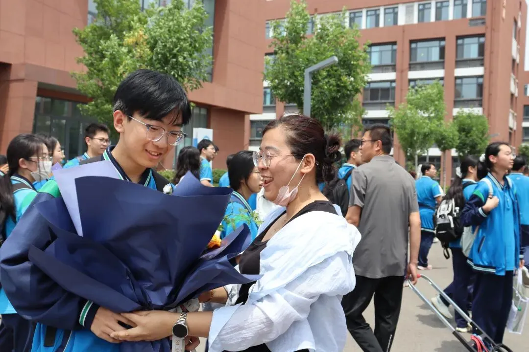 中考收官!合笔如愿,下一站见!-第42张图片-四季读书网