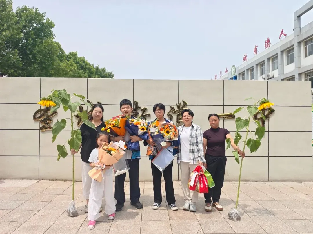 中考收官!合笔如愿,下一站见!-第48张图片-四季读书网