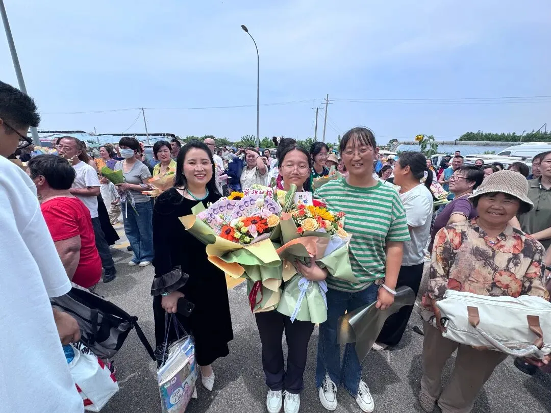 中考收官!合笔如愿,下一站见!-第49张图片-四季读书网