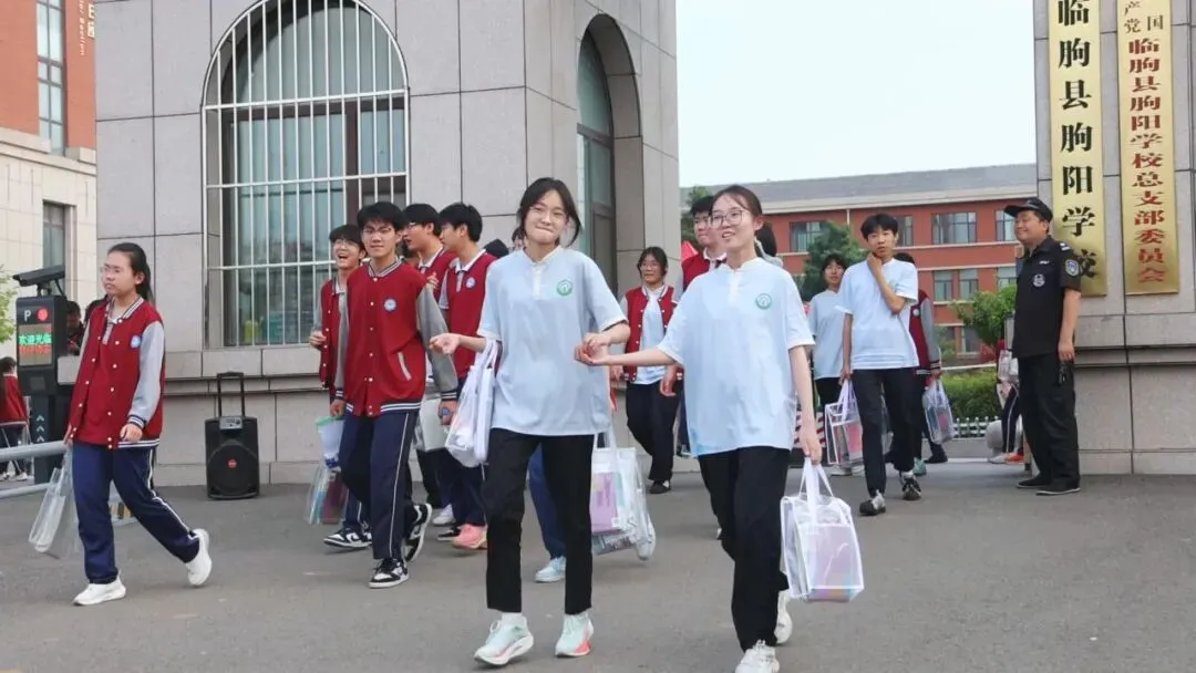 中考落幕!一起定格青春美好瞬间~-第5张图片-四季读书网 中考落幕!一起定格青春美好瞬间~-第5张图片-四季读书网