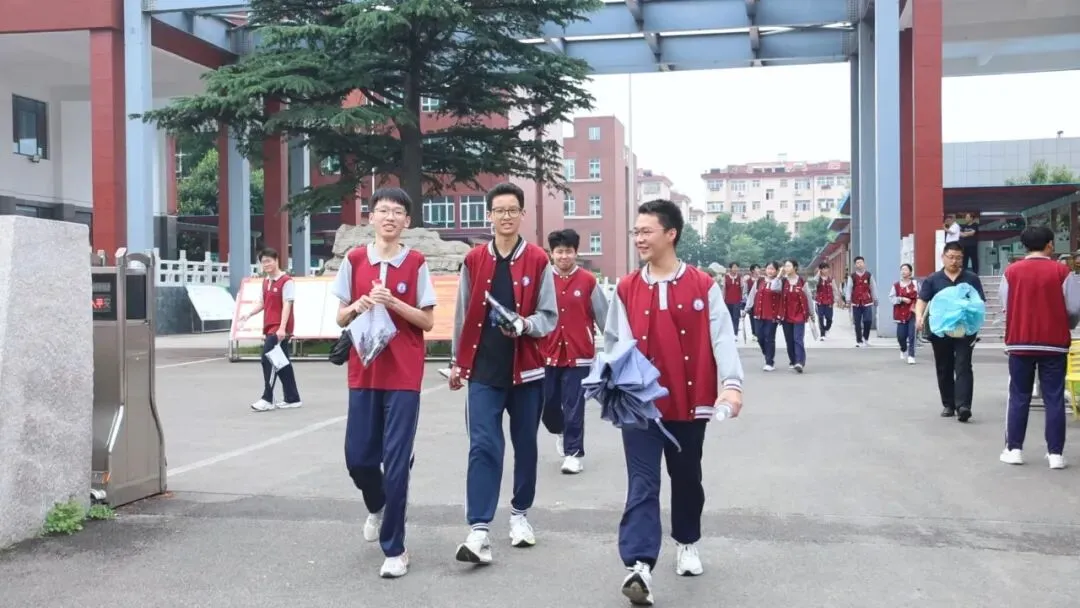 中考落幕!一起定格青春美好瞬间~-第8张图片-四季读书网 中考落幕!一起定格青春美好瞬间~-第8张图片-四季读书网