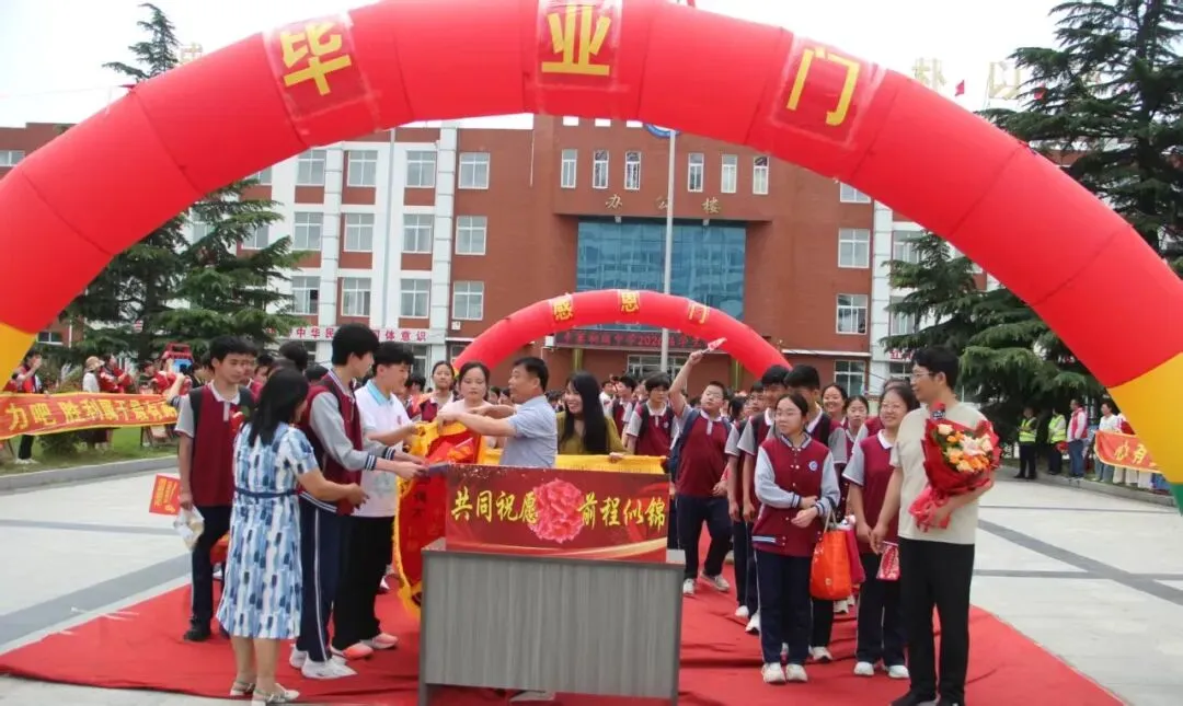 中考落幕!一起定格青春美好瞬间~-第34张图片-四季读书网 中考落幕!一起定格青春美好瞬间~-第34张图片-四季读书网