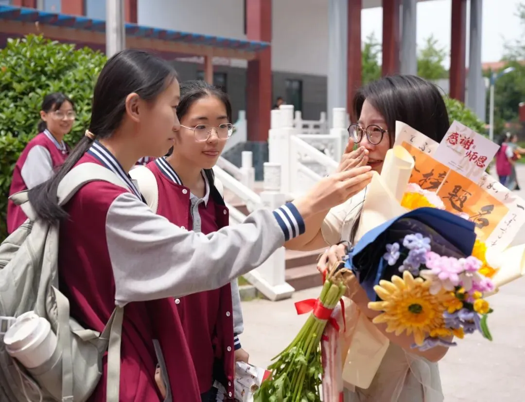 中考落幕!一起定格青春美好瞬间~-第41张图片-四季读书网 中考落幕!一起定格青春美好瞬间~-第41张图片-四季读书网