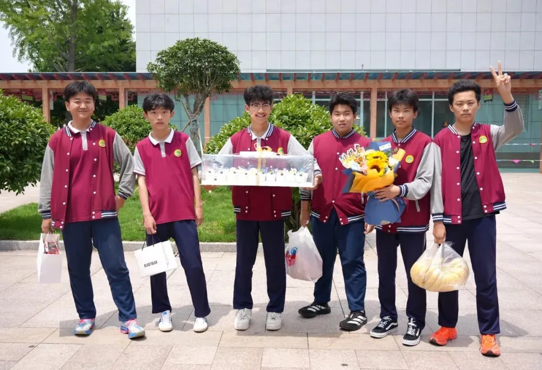 中考落幕!一起定格青春美好瞬间~-第51张图片-四季读书网 中考落幕!一起定格青春美好瞬间~-第51张图片-四季读书网