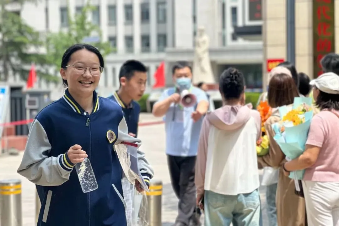 【乐育】中考落幕,笑脸刷屏!三年努力,今朝圆满!-第3张图片-四季读书网 【乐育】中考落幕,笑脸刷屏!三年努力,今朝圆满!-第3张图片-四季读书网