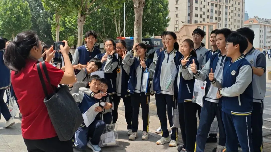 【乐育】中考落幕,笑脸刷屏!三年努力,今朝圆满!-第8张图片-四季读书网 【乐育】中考落幕,笑脸刷屏!三年努力,今朝圆满!-第8张图片-四季读书网