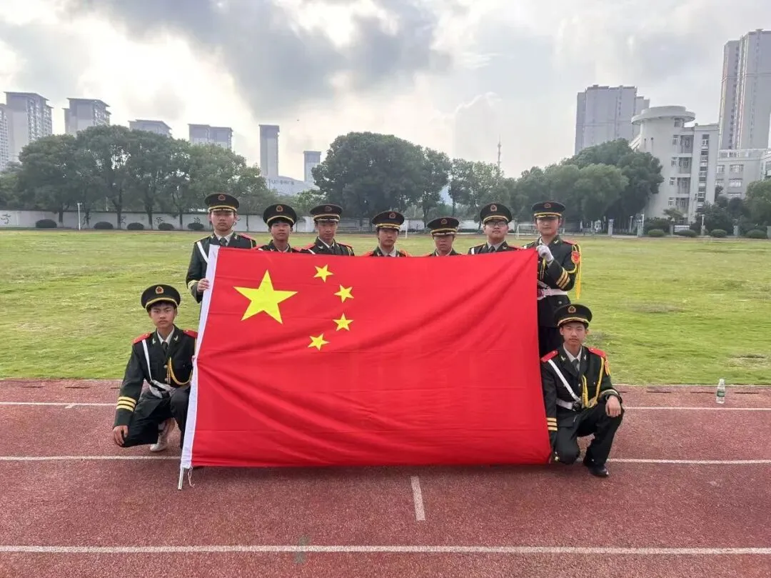 【德育】从容迎战中考,筑梦奔赴新程--荆州市沙市第五中学隆重举行2026年壮行升旗仪式-第6张图片-四季读书网 【德育】从容迎战中考,筑梦奔赴新程--荆州市沙市第五中学隆重举行2026年壮行升旗仪式-第6张图片-四季读书网